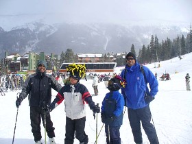 Three generatiions ski together
